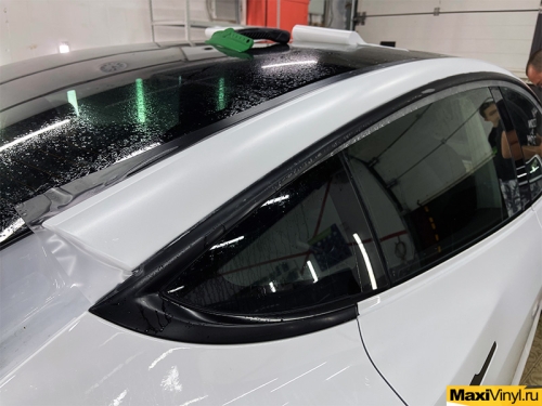 Полная оклейка Tesla Model 3 в прозрачный мат